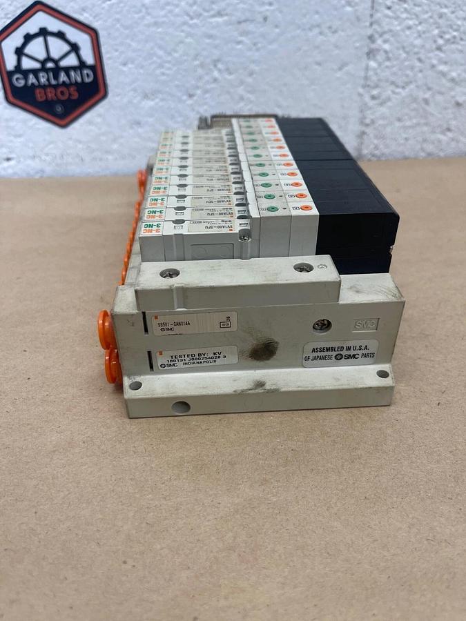 Used SMC SS5V1-GAN014A Solenoid Valve Manifold