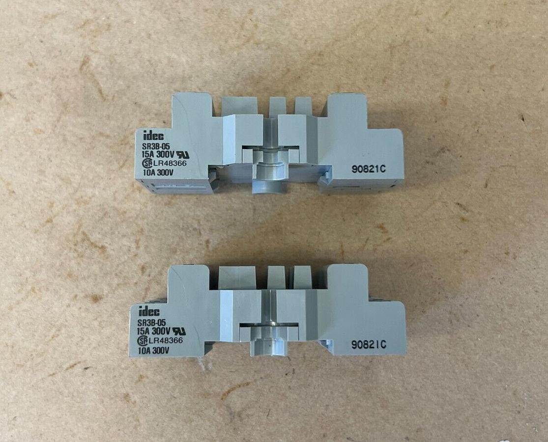 Used idec SR3B-05 15A Relay/Socket - Lot of 2