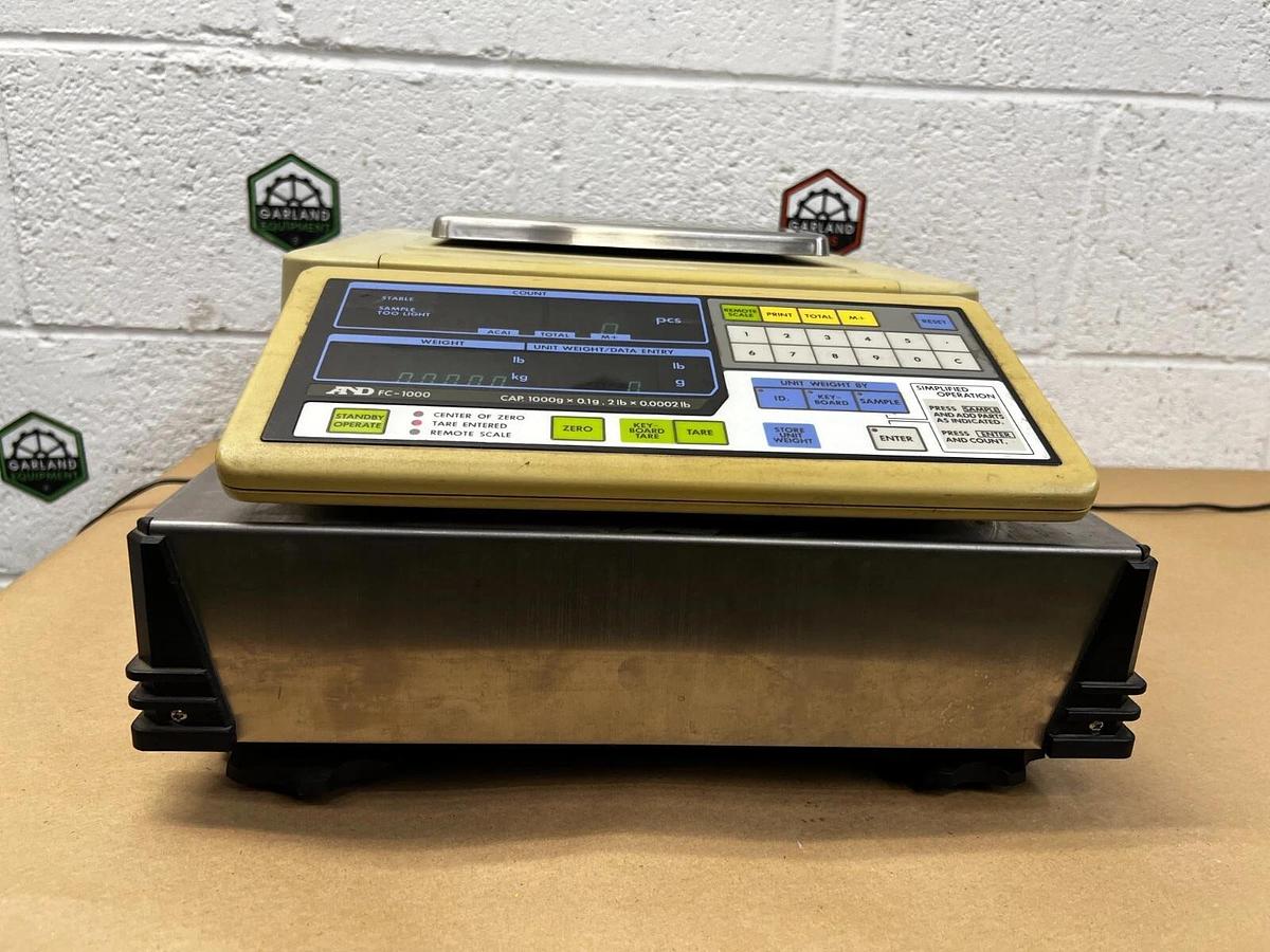 Used A & D FC-1000 Counting Scale Balance w/ Remote Scale