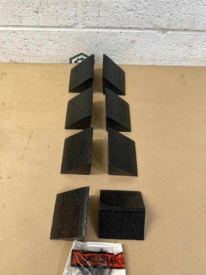 Used Global Industrial Triangle Corner Block - Lot of 8