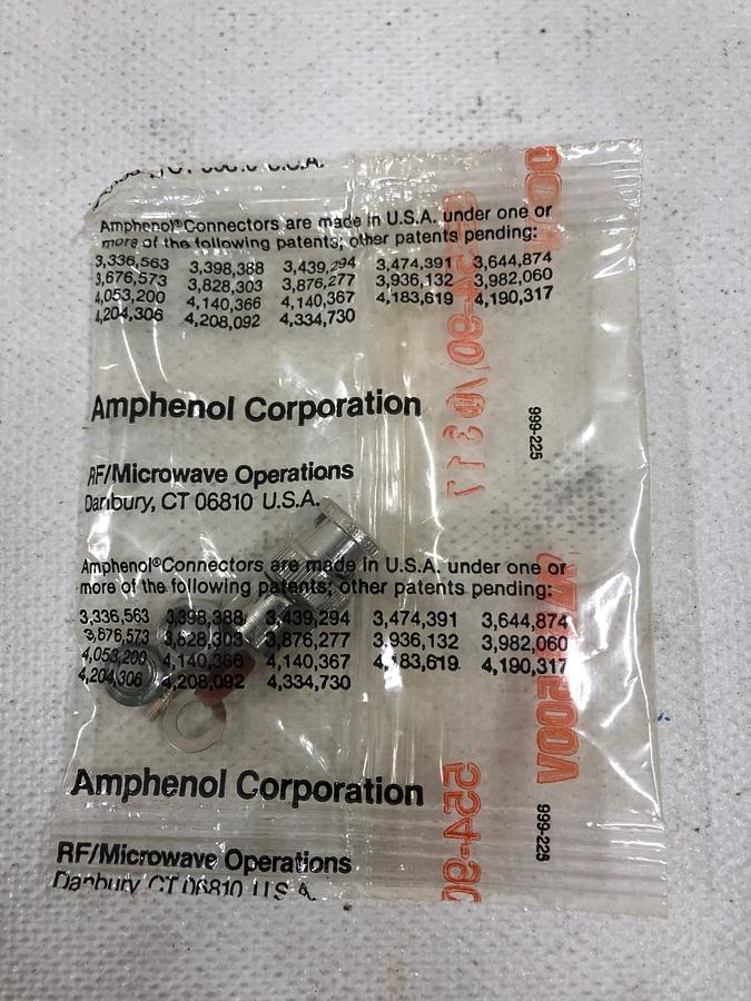 Used Amphenol 74868 UG-88/U - Lot of 32 *NEW*