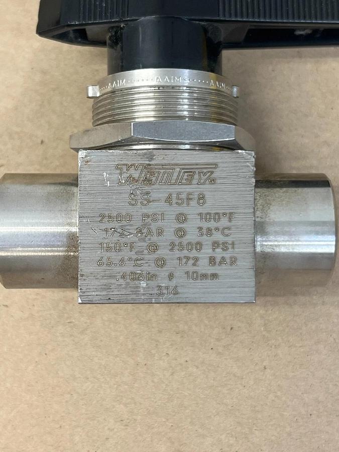 Used Whitey SS-45F8 2500 PSI @ 100F Ball Valve