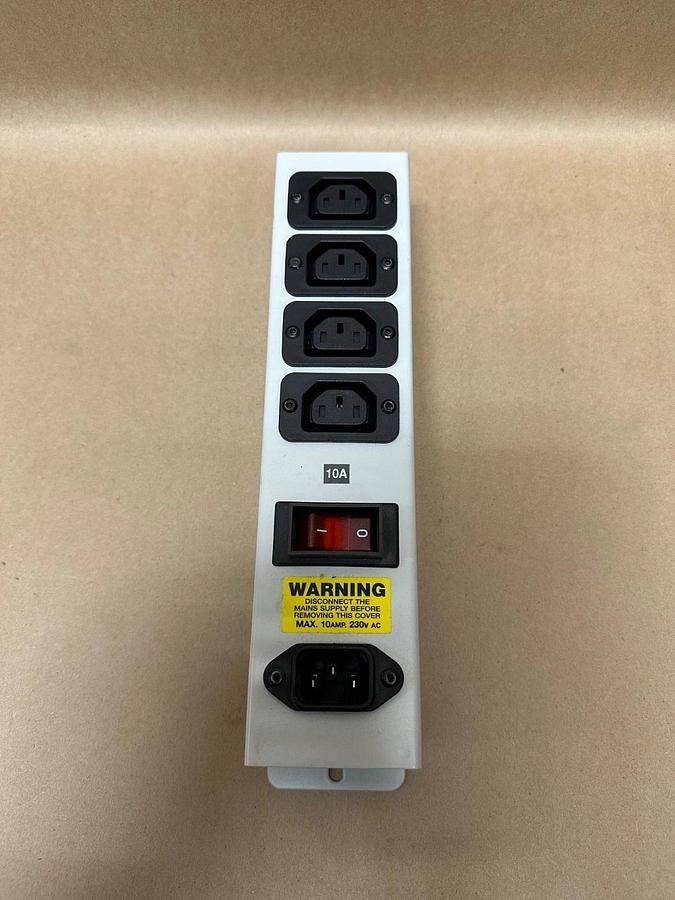 Used IEC 62100 10A Power Strip, 4 Outlets, Vertical Rack *NEW SEALED*