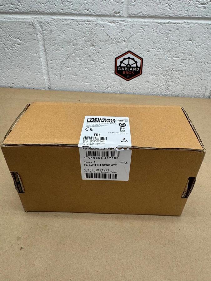 New - open box Phoenix Contact FL Switch SFNB 5TX Ethernet Switch *NEW*