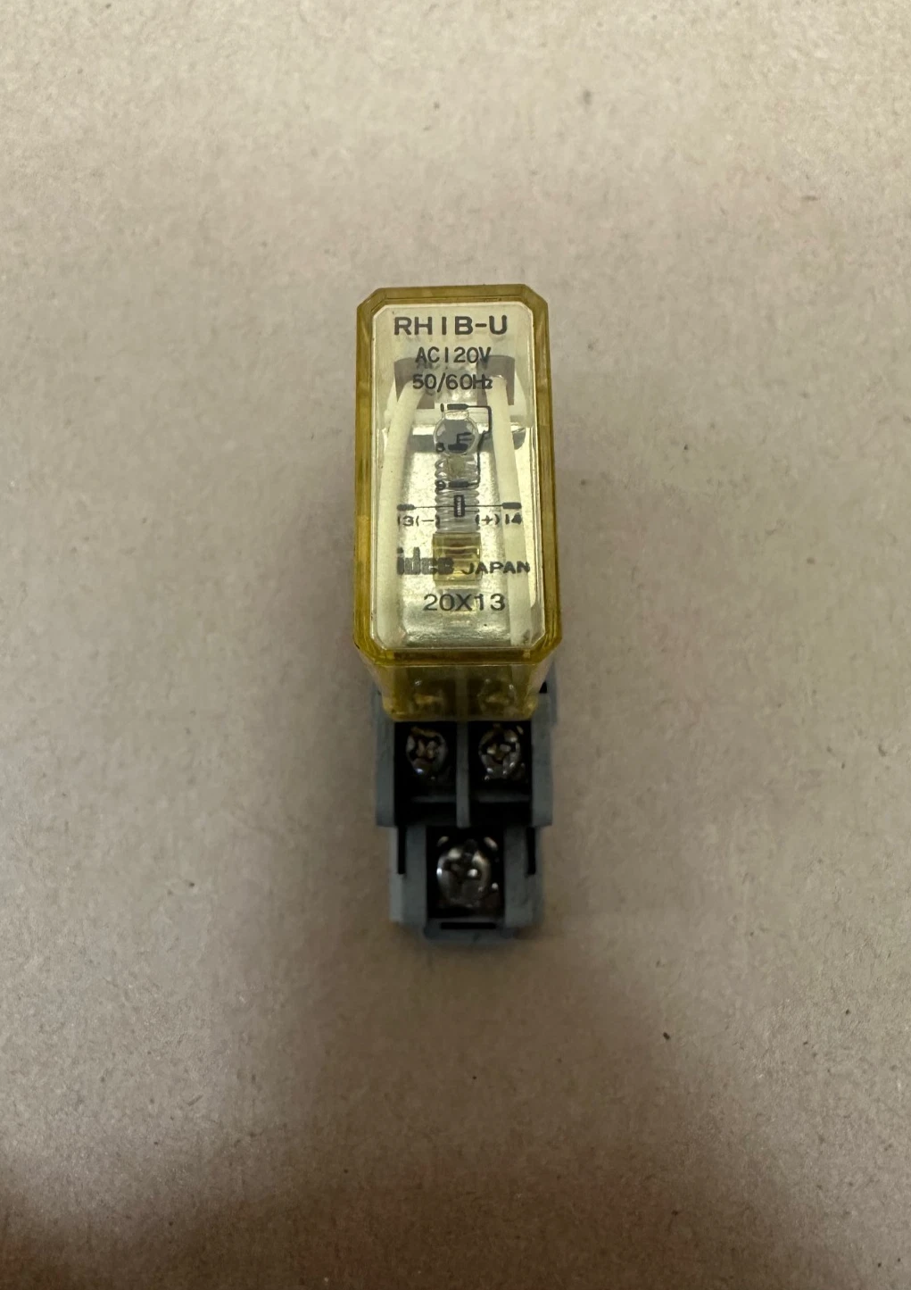 Used IDEC RH1B-U, AC 120V Relay w/ IDEC SH1B-05 Base