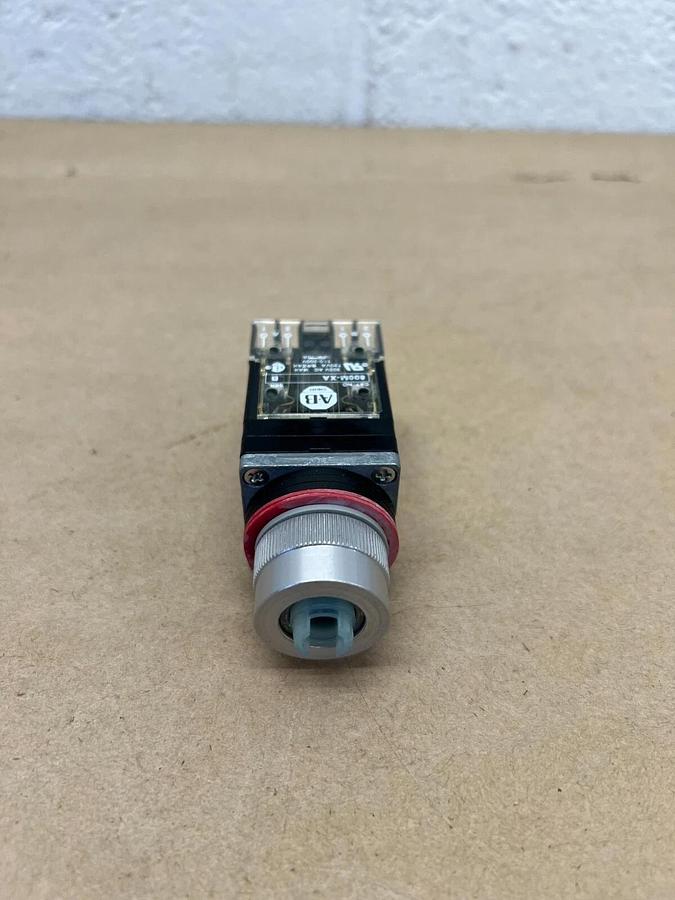 Allen Bradley 800MR-JK9BB Ser. C 3 Position SPR. RTN. Switch Unit