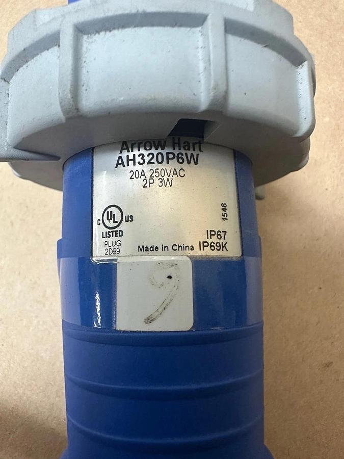 Used Arrow Hart AH320P6W Pin and Sleeve Plug