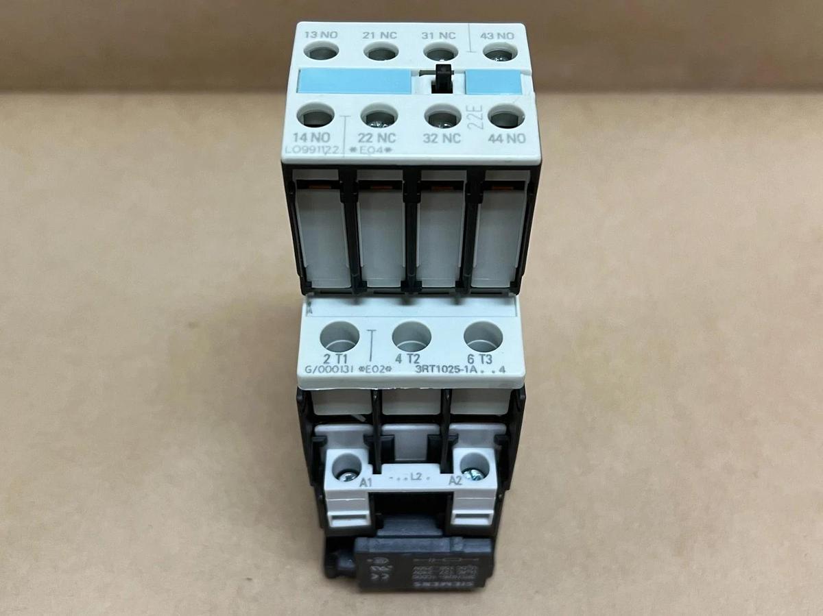 Used Siemens 3RT1025-1A SIRIUS 3R Contactor w/ 22E