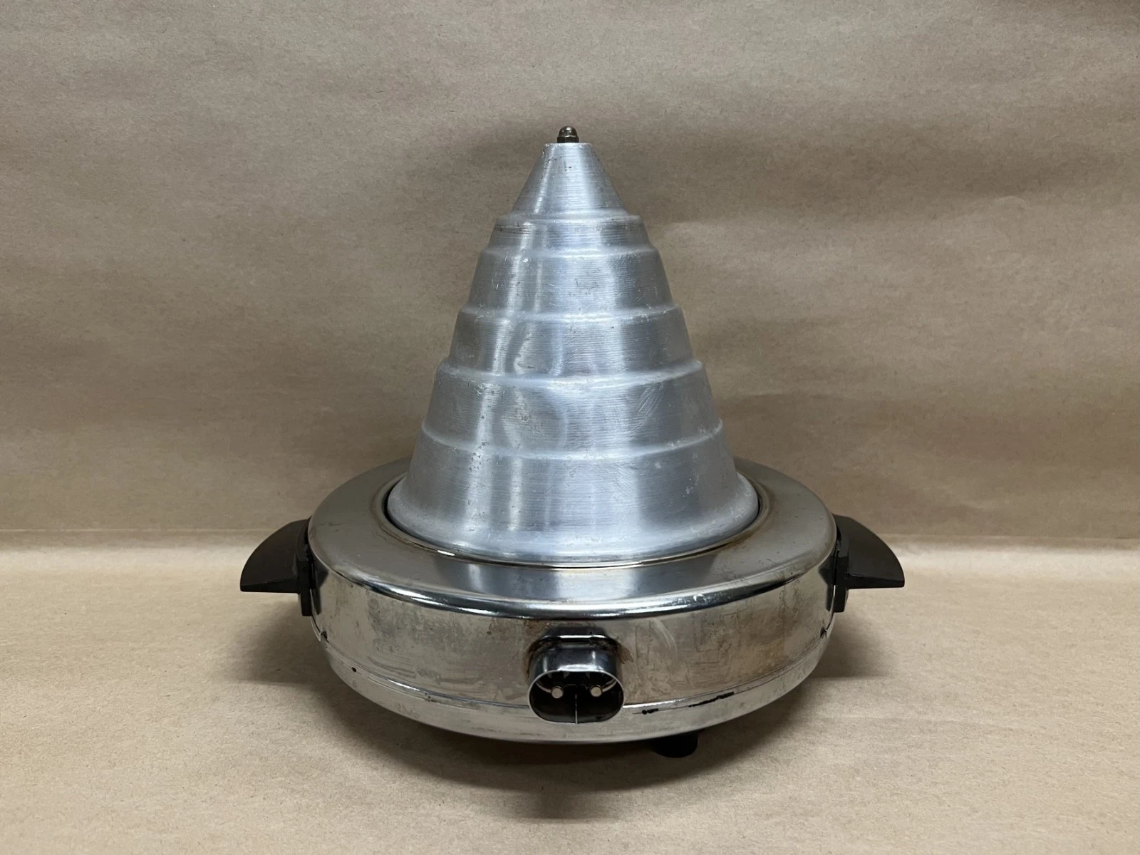 Used Cone Mounter Co. 24995 725W, 120V Bearing Heater (No Cord)