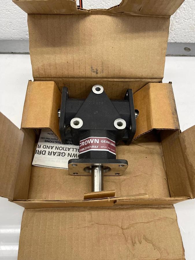 Used Crown C109806, Zero-Max, 90 Degree 3 Way Gear Drive