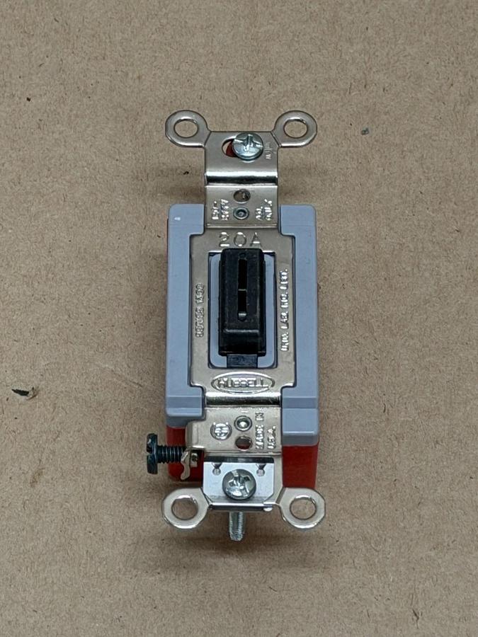 Hubbell HBL1386L Series 1300 Lock Switch, 2-Pole, 2 Throw, 3 Position, 20A