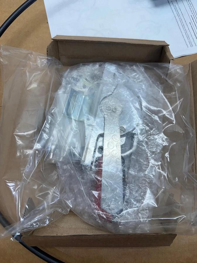 Used Allen-Bradley 140G-J-FCS06 Series A, Flex Cable Operator, 6 Ft Length *NEW*