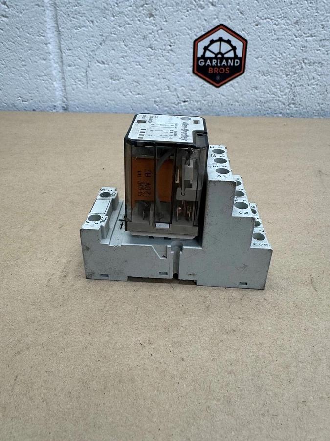 Used Allen Bradley 700-HB33A1 Series D Relay, 120 VAC, 15 A, w/ 700-HN153 Series A
