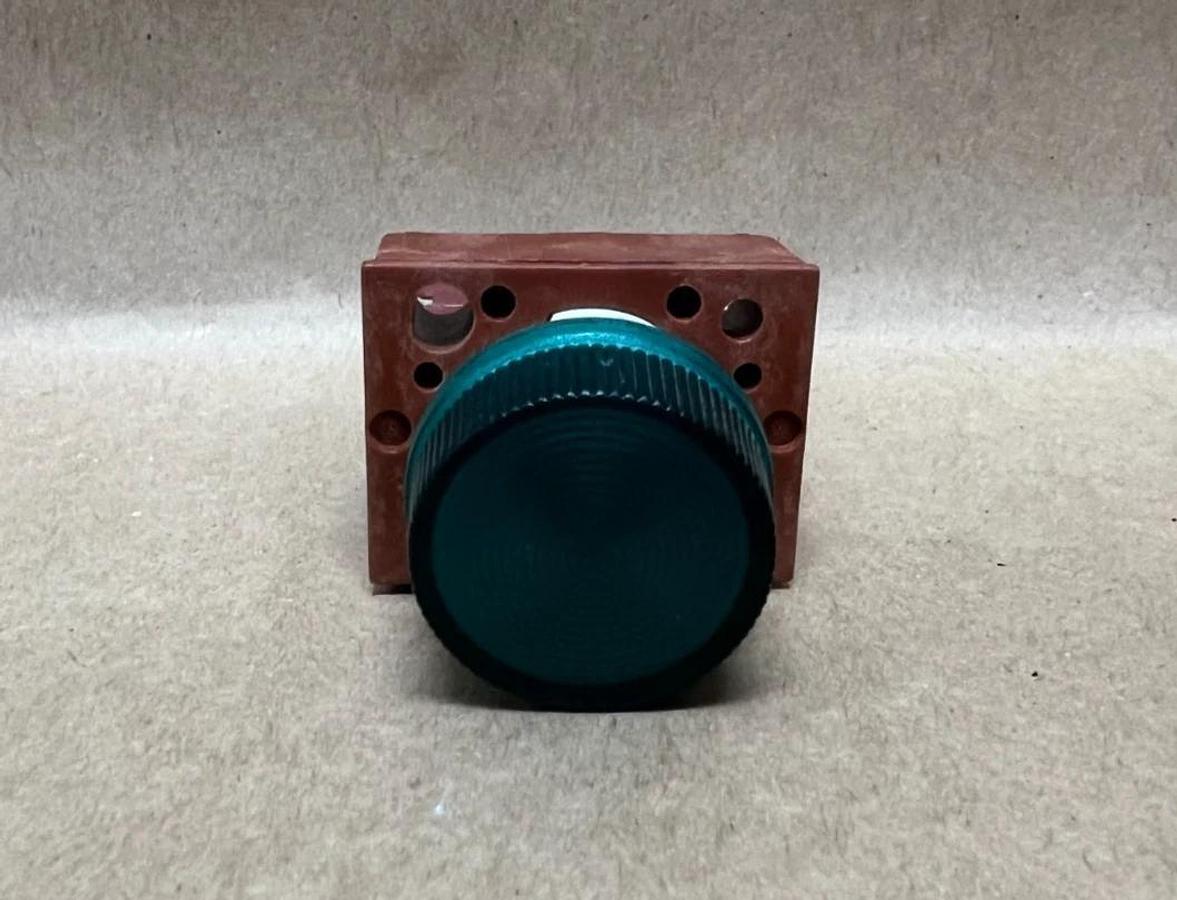 Used Siemens 3SB1400-2A Green Button Accessory Contact