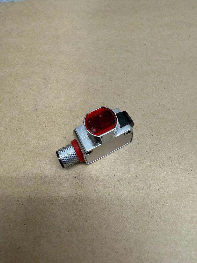 Used Keyence PR-G61CBD Photoelectric Sensor