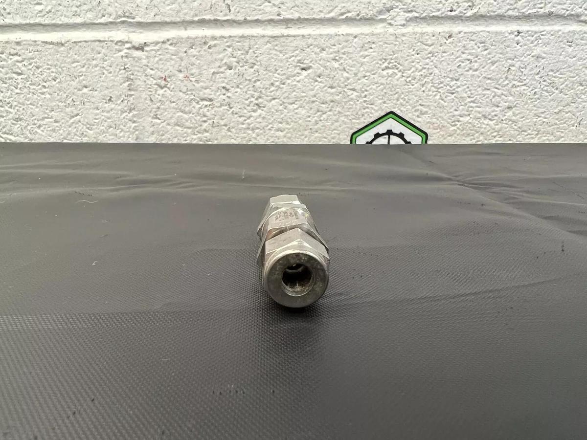 Used Swagelok SS-4C-10 10 PSI Nupro Valve