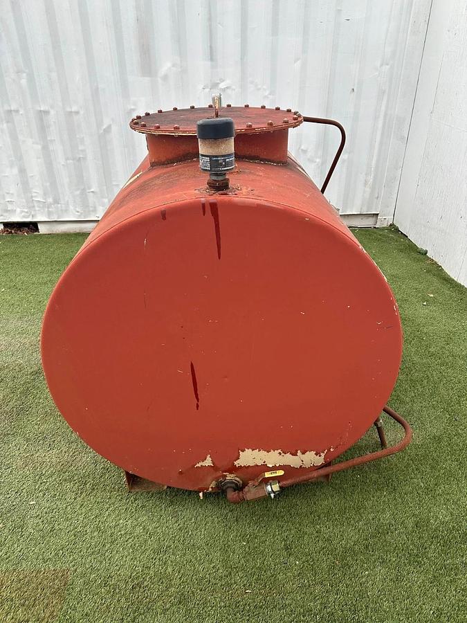 Used Pee Dee Tank 500 Gallon Capacity Above Ground Horizontal Tank