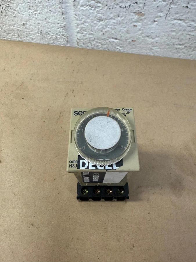 Used Omron H3JA-8C Timer with Base, 100/120 VAC, 50/60 Hz