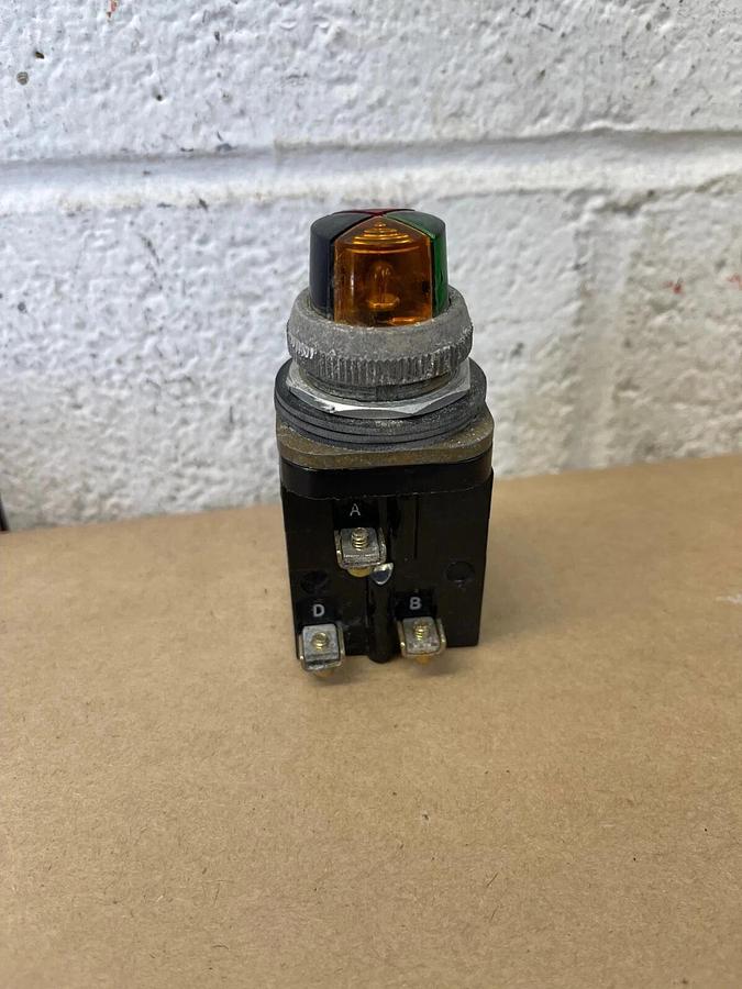 Used Allen-Bradley 800T-PC316 Cluster Pilot Light, Series N, 120 V, 6.9 W