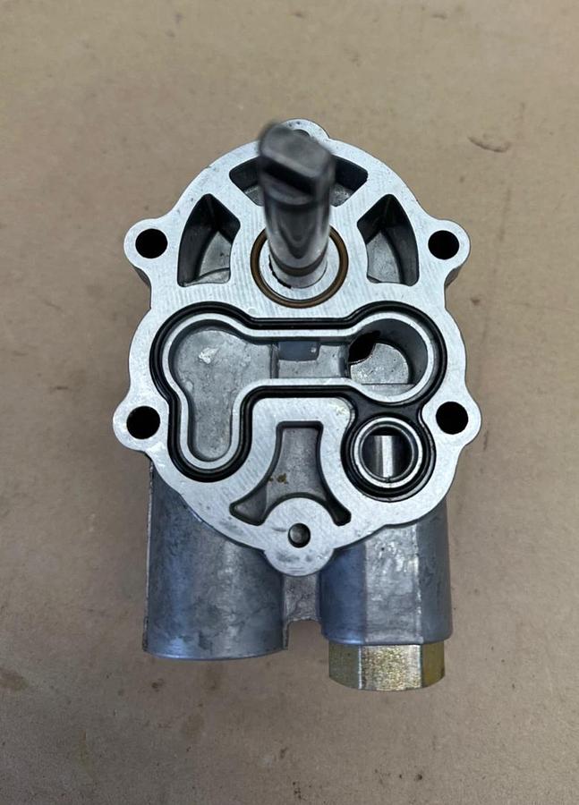 Used Parker D27X-01 Hydraulic Pump