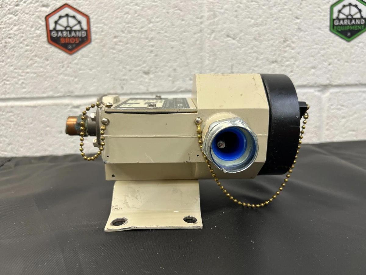 Used Ashcroft PPSN4GB25 Industrial Control Equipment Enclosure 15A, 500PSI