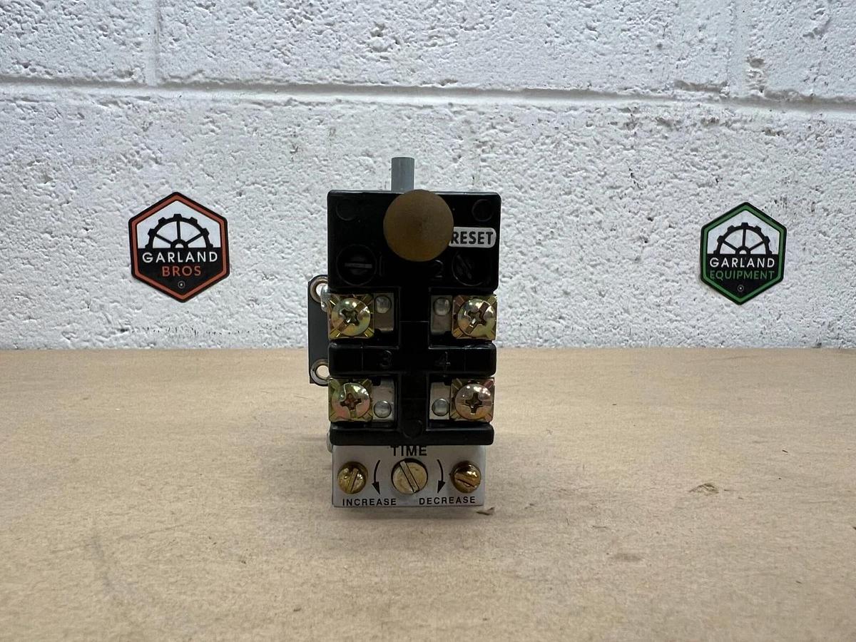 Allen Bradley 40262-007-51 Pneumatic Timer