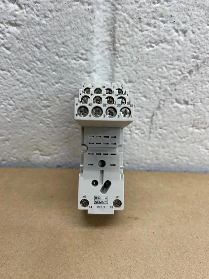 Used Magnecraft 70-782EL14-1 Relay Socket, 10A, 300V, Box Qty of 10