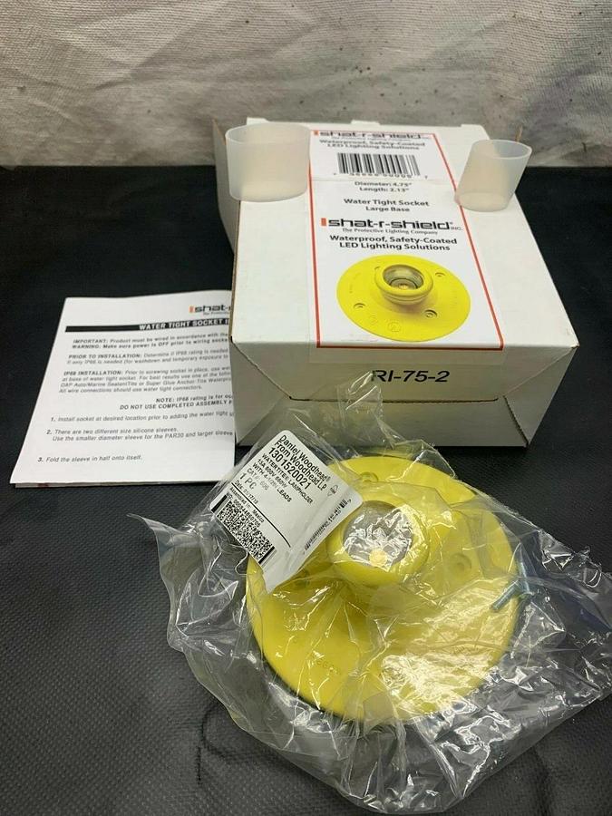 Used Shat-R-Shield Watertite Lampholder 1301520021