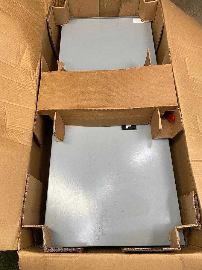 General Electric TG3325R General Duty Safety Switch Model 8, 400A, Max Volt 240