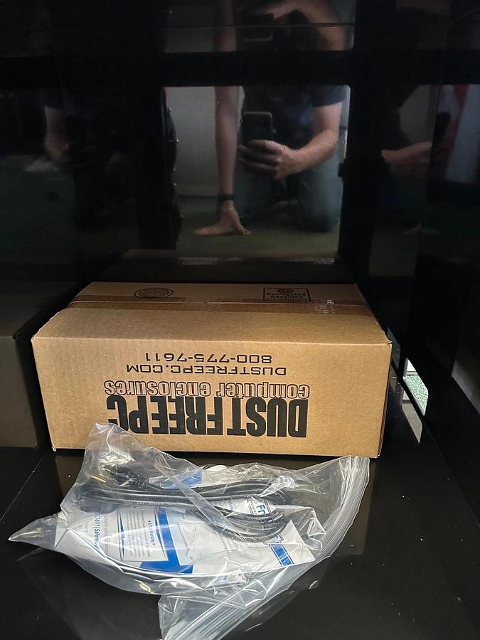 Used Dust Free PC DFP201W21 Fan Filter System *NEW*