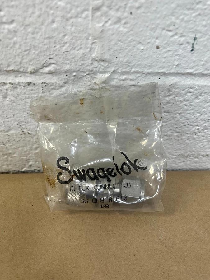 Used Swagelok SS-QF8-B-810 Quick Connect