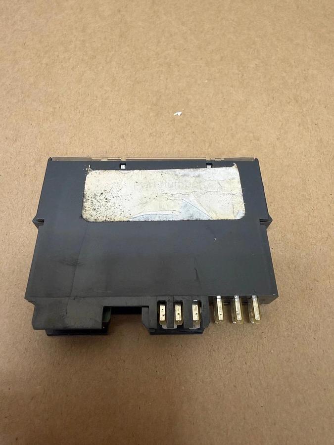 Used Eaton XN-4DI-24VDC-P Output Module