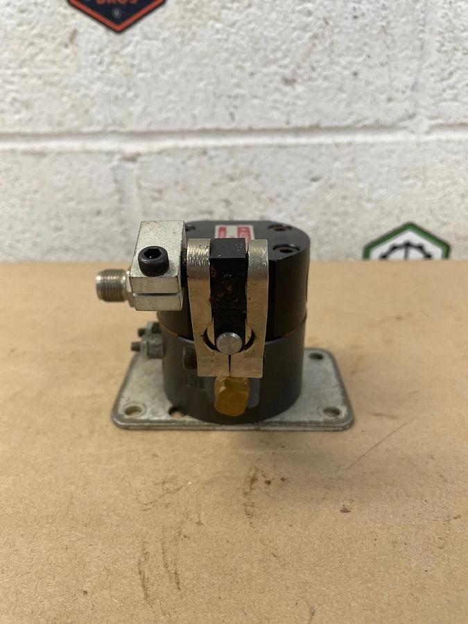 Used Allenair Corp. VH-1/4 Bleed Pilot Solenoid Valve