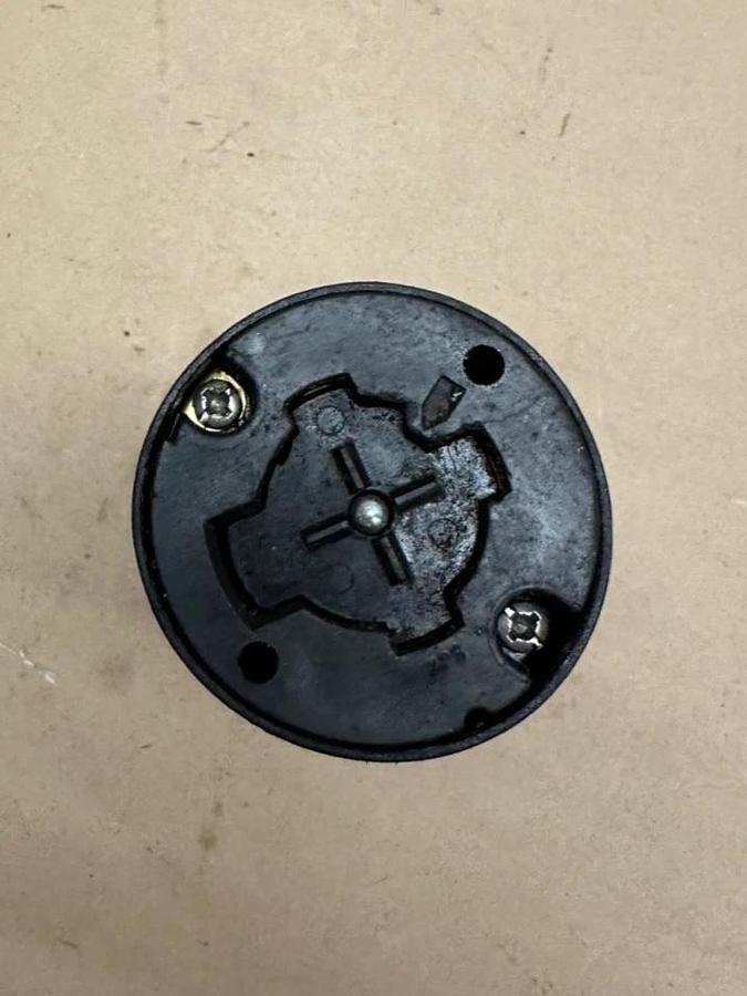 Used Hubbell 21414B Locking Connector 20/30 A, 250V DC/600V AC