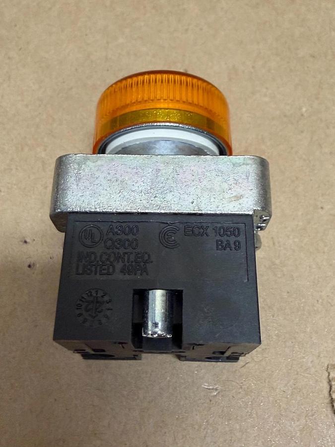 Used AutomationDirect GCX1233-24L Amber Indicator Light, ECX1050