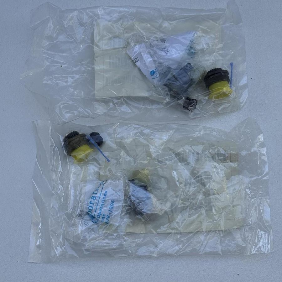 Used Hubbell F4 Male Cord Connector - Lot of 2