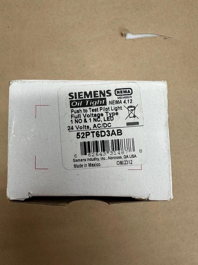 Siemens 52PT6D3AB Oil Tight Push to Test Pilot, Green Lighted Pushbutton *NEW*