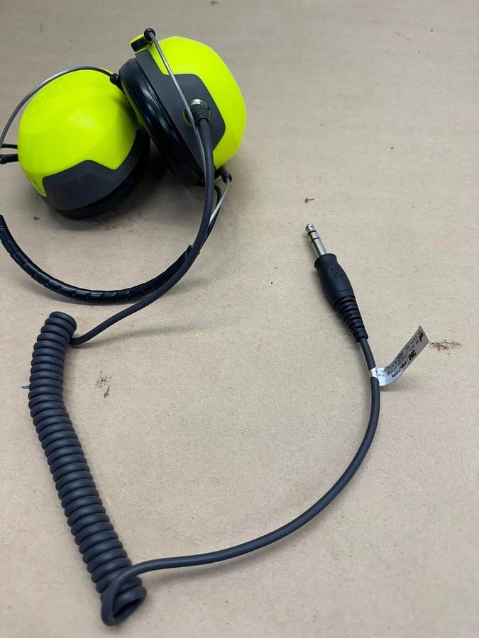 Used 3M Peltor HT52B-112 CH-3 Headset *NEW*