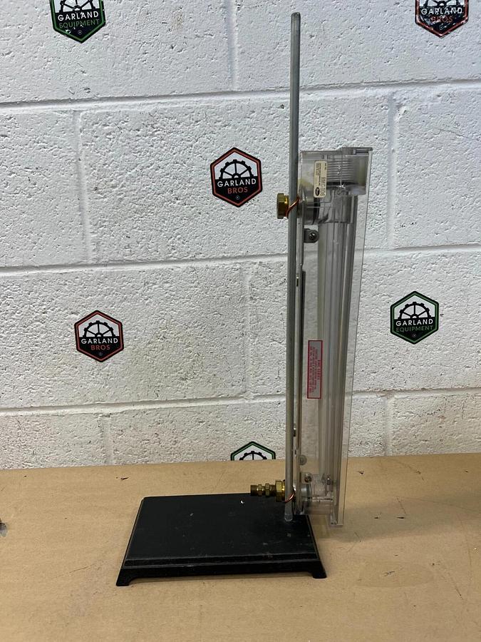 Used Dwyer RMC-106 Flow Meter ( SCFH Air, 100-1,000)