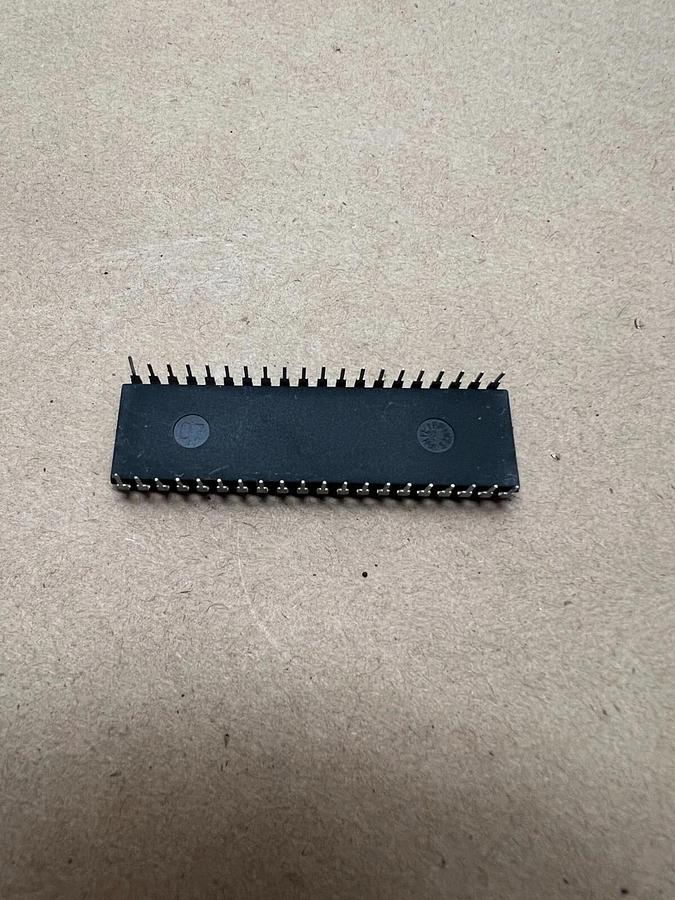 Used ZiLog Z84C0008PEC Microprocessor - Lot of 55