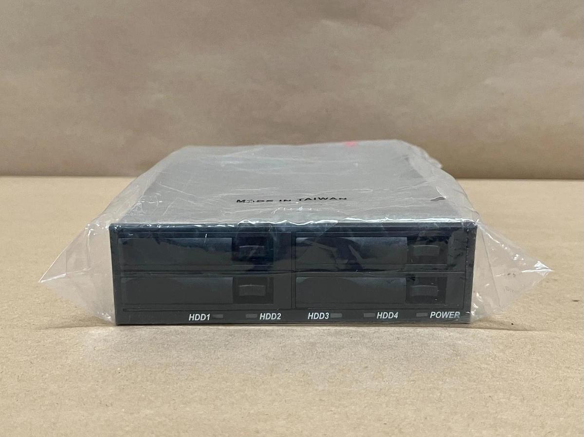 iStarUSA 4-Bay 2.5" SATA/SAS Hot-Swap Mobile Rack *NEW*