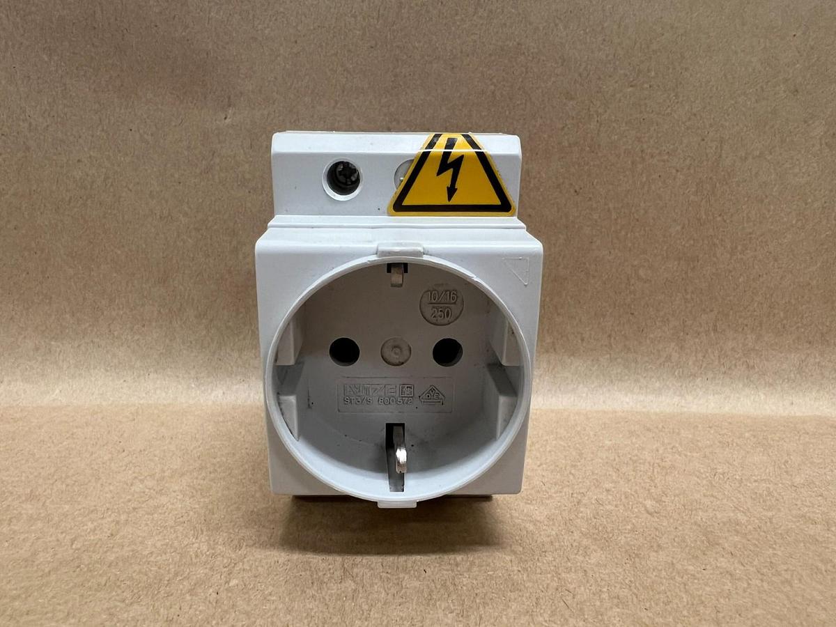 Used Lutze ST3/S 800 572 Plug Receptacle