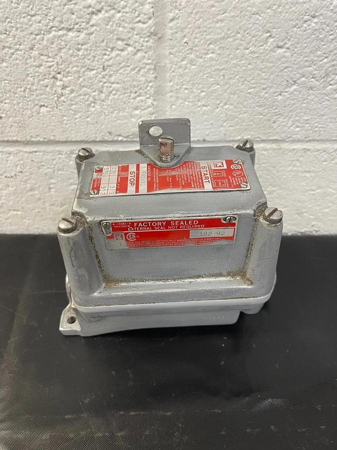 Used Killark FXSX53 Manual Motor Starter 230V-3HP 575V-5HP Explosion Proof, No Switch