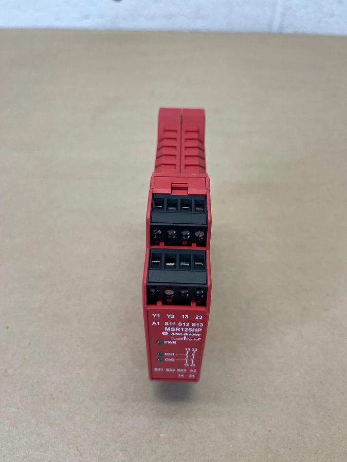Allen-Bradley 440R-D23171 Safety Relay Ser A Guard Master MSR125HP, 24VDC 2W 6A