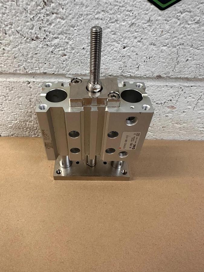 Used SMC - MGPM25-30B-XC8 - Compact Guide Cylinder