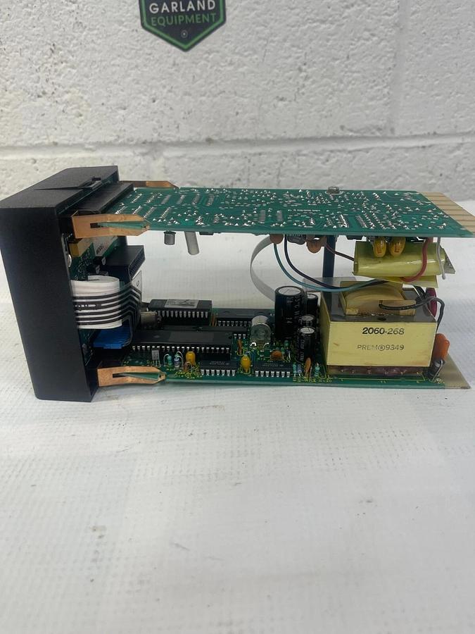 Used LFE 2000 Mini PμP Temperature Controller, 120 VAC, 50/60 Hz, 12 Watts