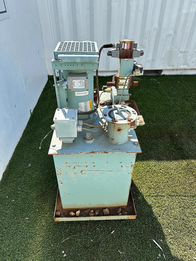 Used Baldor CM3611T 3Hp Motor @ 1750RPM w/ Parker Hydraulic Unit 40 Gal Tank