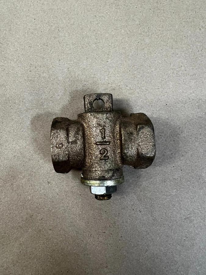 Used Brass Adjustable 1/2 Inch Pressure Regulators - Lot of 5