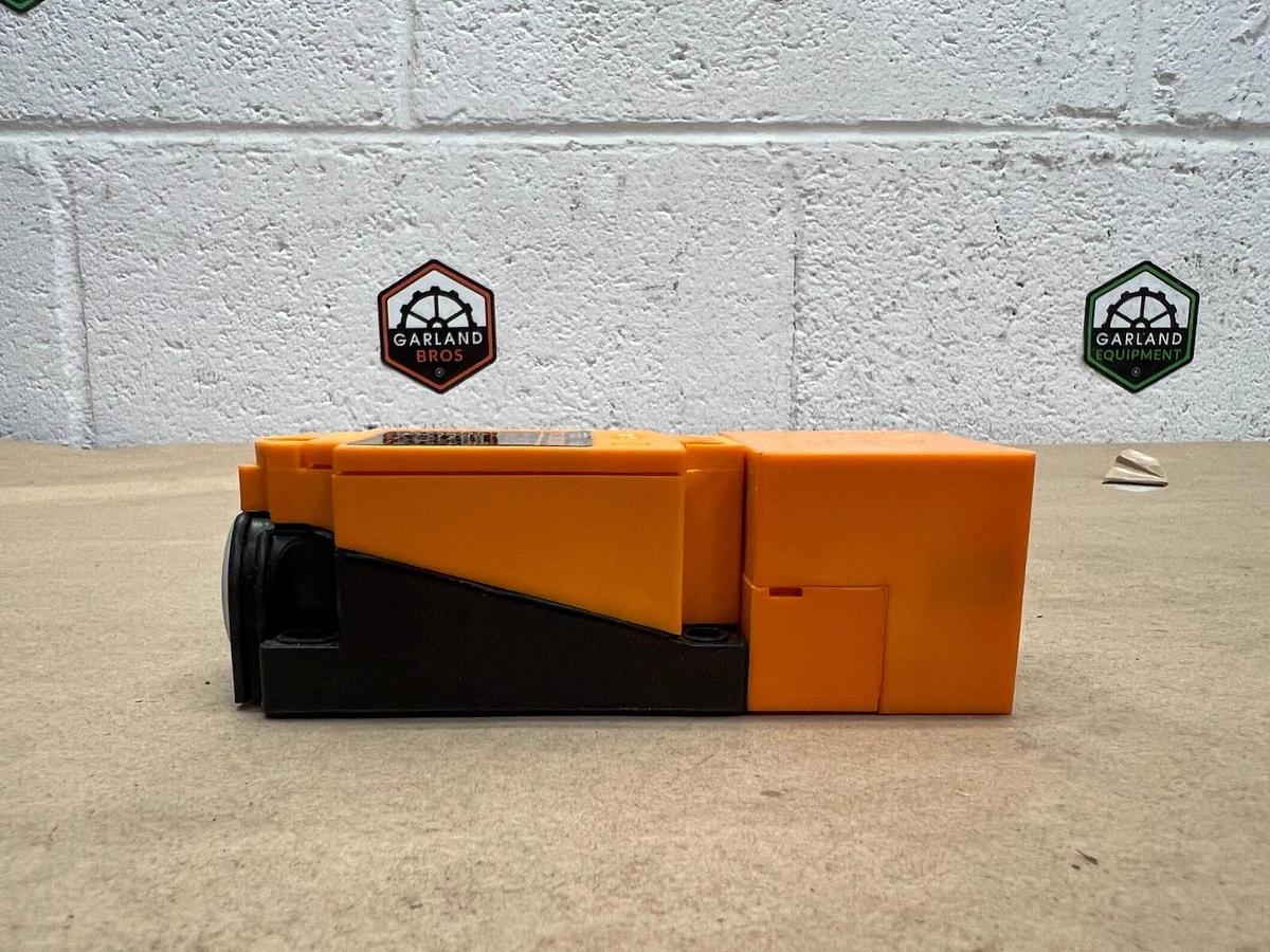 Used IFM Electronic IVE 3020 ZBPKG Sensor Effector