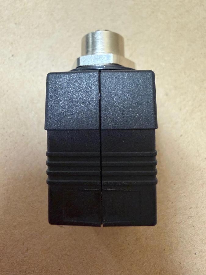 Used Phoenix Contact VS-BH-M12FS-8CON-RJ45/90 Control Cabinet Feed-Through *NEW*